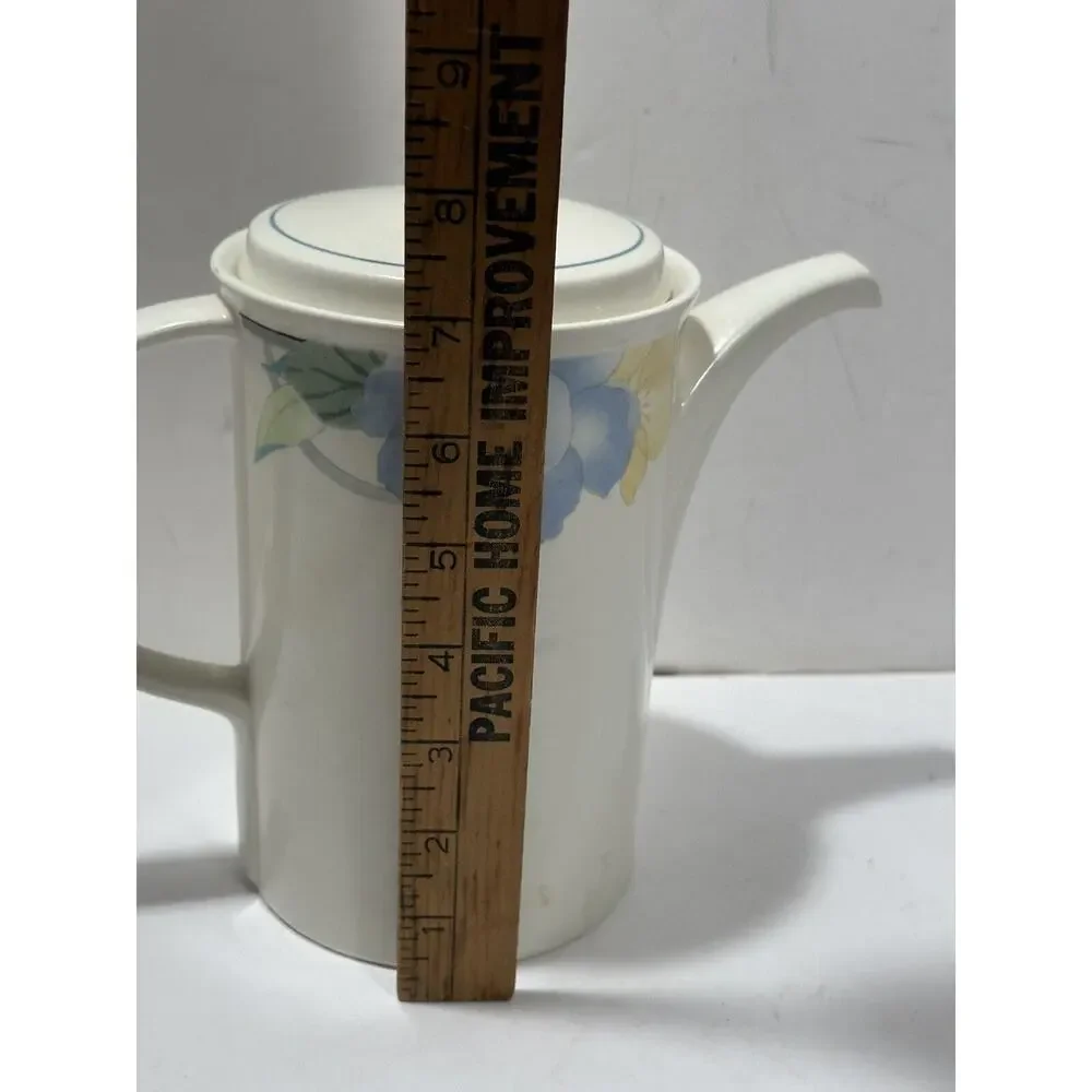 Mikasa Garden Poetry Coffee Pot &‎ Lid 5 Cup Intaglio CAC08 RARE